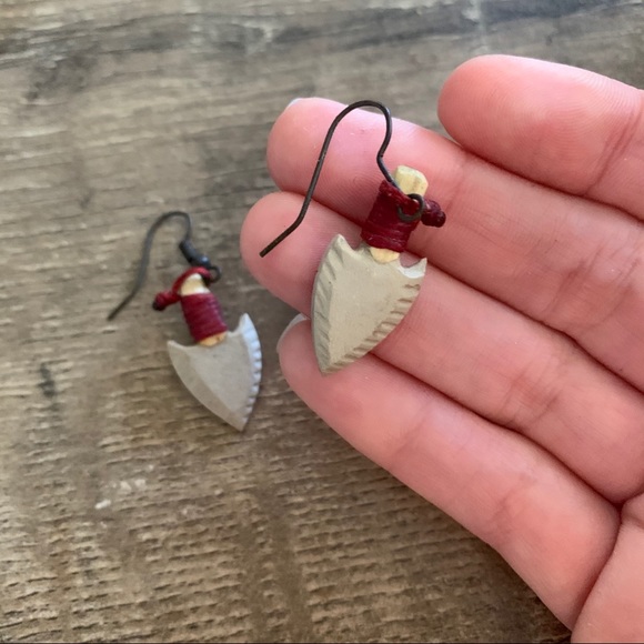 Handmade Arrowhead Earrings - Picture 3 of 4